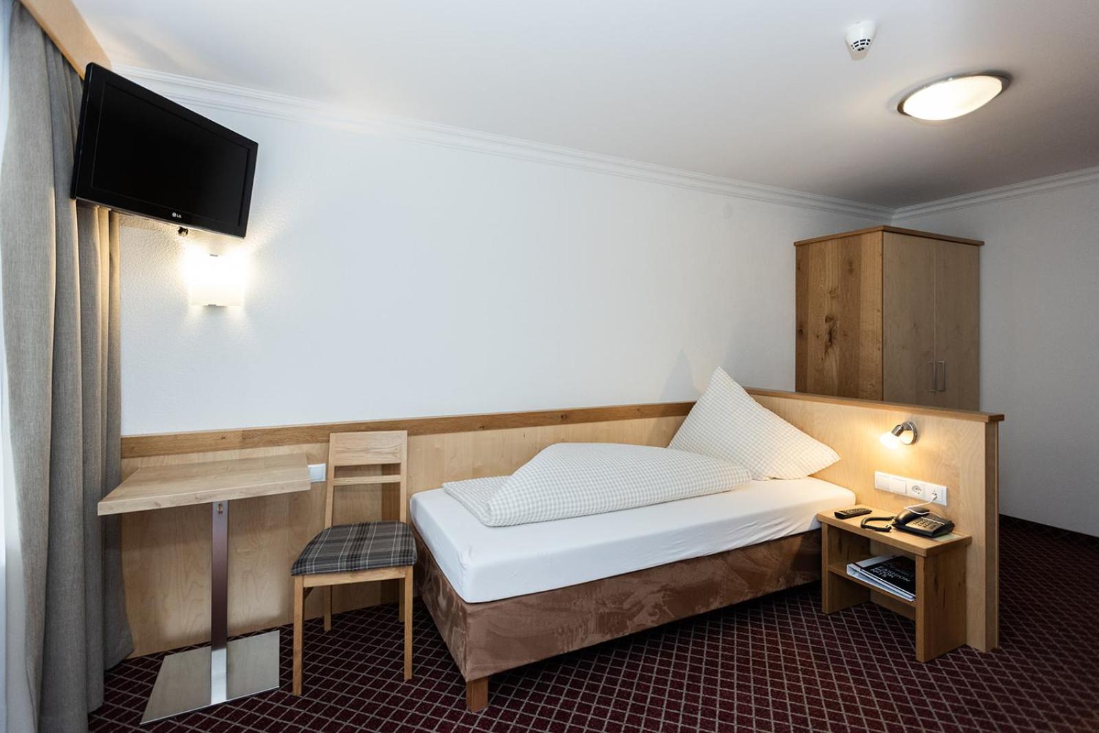 Hotel Garni Ehrenreich Sölden Exteriör bild